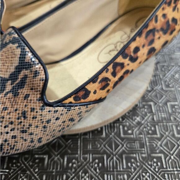 Bromstead by Naturalizer Snake and Leopard flats!  ๐ ๐ Size 7.5 Like New! - Picture 6 of 12